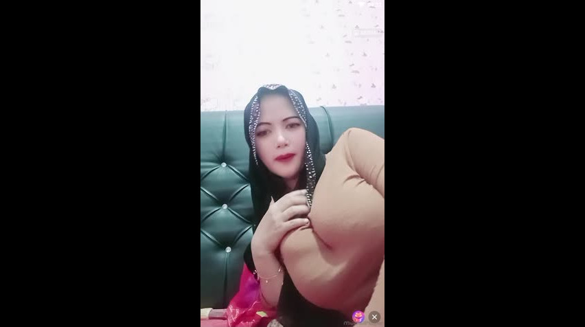 BOBA! Payudara Montok Gadis ABG Disembur Susu Panas Sampai Basah Kuyup! 6